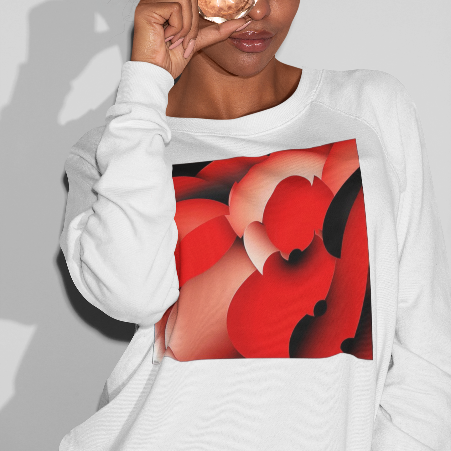 K#418 - Scarlet Bloom Sweatshirt – Organische Kunst in Rot & Bewegung | Kirrify