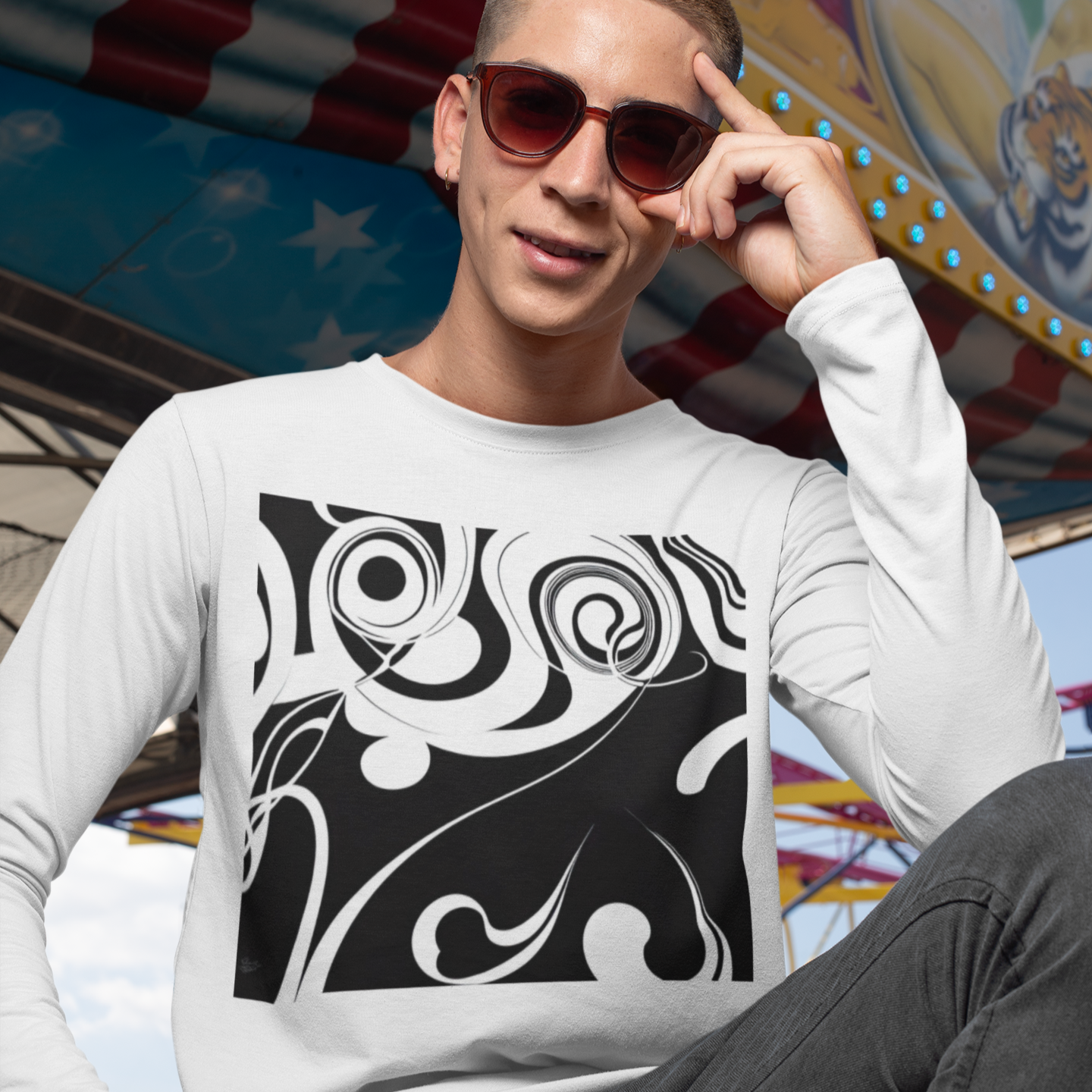 K#439  - Black Flow Longsleeve – Grafische Linienkunst in Schwarz & Weiß | Kirrify